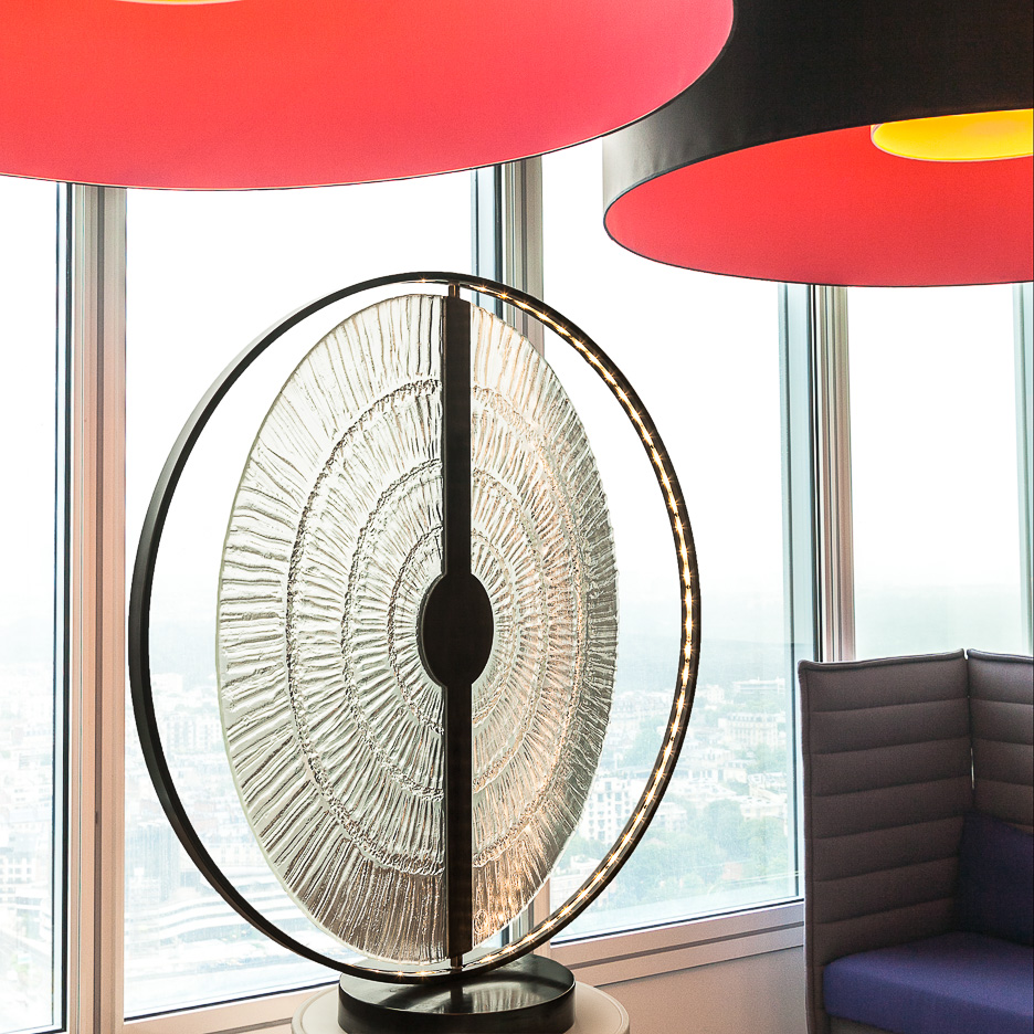 Disque de lumière, par Natacha MONDON & Eric PIERRE - Fondation EY pour les métiers manuels