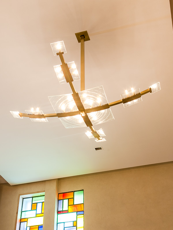 Lustre de la chapelle du Carmel de Toulouse à Muret, par Natacha MONDON & Eric PIERRE - Vue du lustre