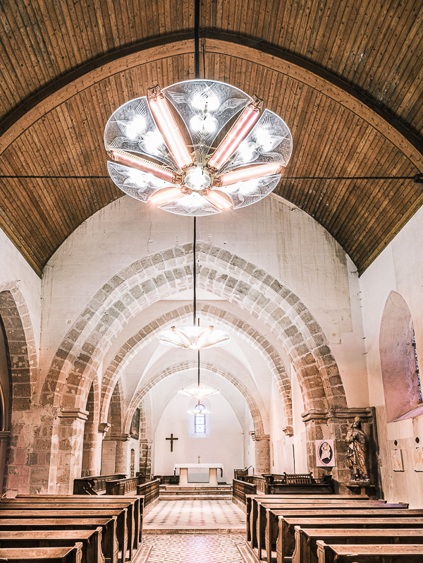 Lustres chauffants de l’église Saint-Aignan de Griselles, par Natacha MONDON & Eric PIERRE - Vue d’ensemble